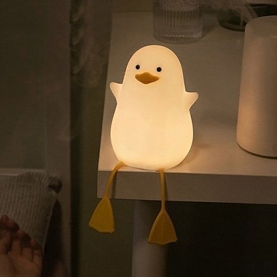 Glanciety Quirky Duck LED Night Lamp – Rechargeable Touch Light with Dangling Legs, Soft Silicone Bedside Buddy for Kids & Toddlers